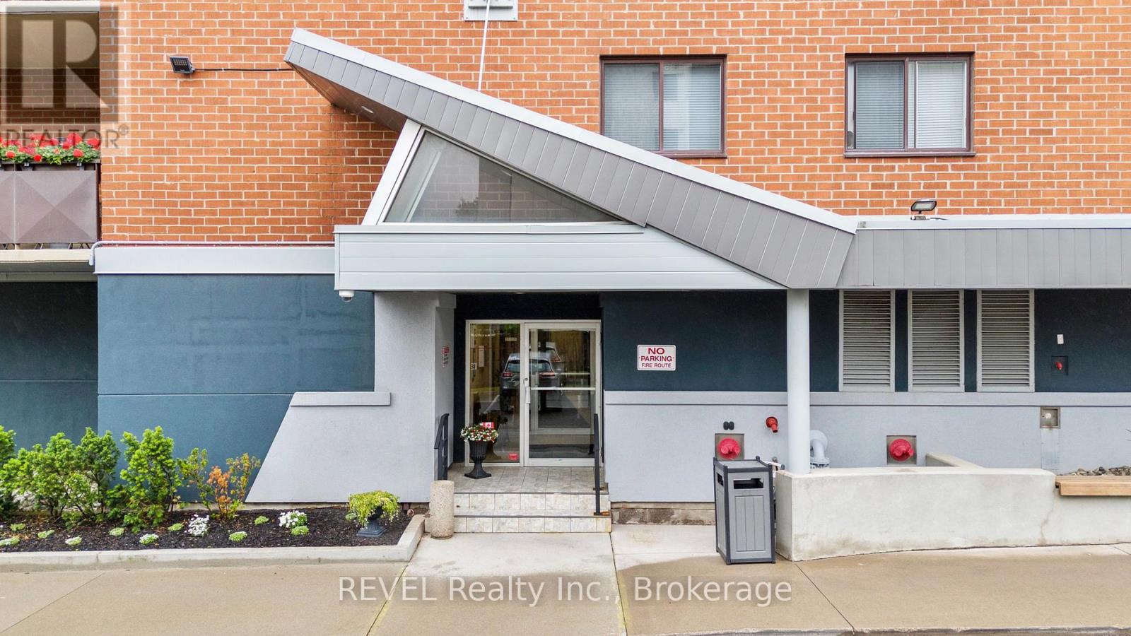 401 - 3955 Portage Road, Niagara Falls, Ontario L2J 3W2 - Photo 4 - X13683194