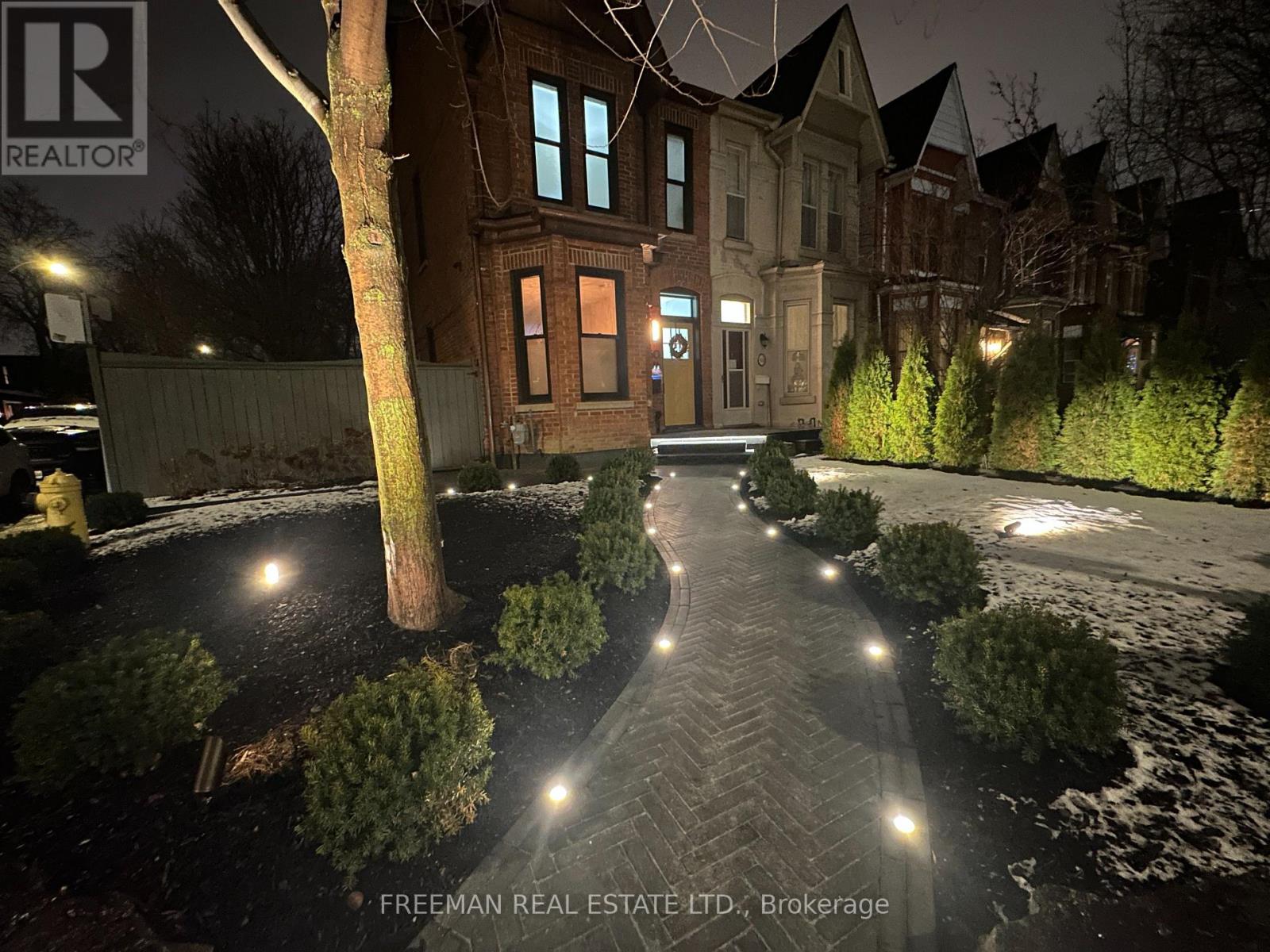 2 - 50 Russell Street, Toronto, Ontario  M5S 1B7 - Photo 3 - C13567718