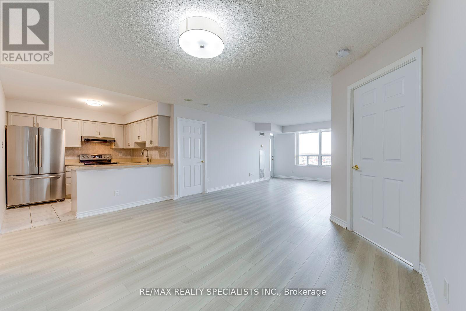807 - 35 Kingsbridge Garden Circle, Mississauga, Ontario  L5R 3Z5 - Photo 11 - W13683110