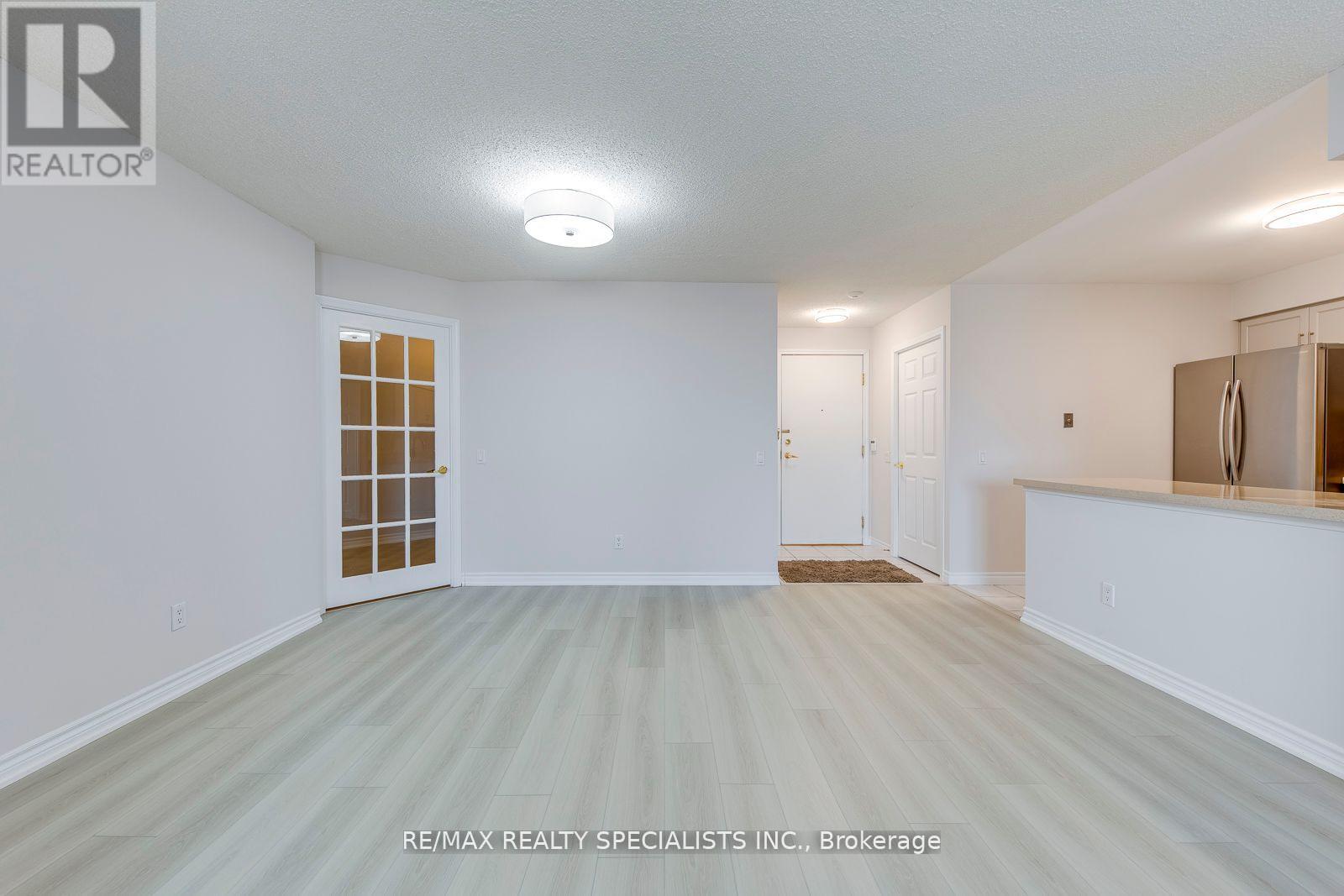 807 - 35 Kingsbridge Garden Circle, Mississauga, Ontario  L5R 3Z5 - Photo 14 - W13683110