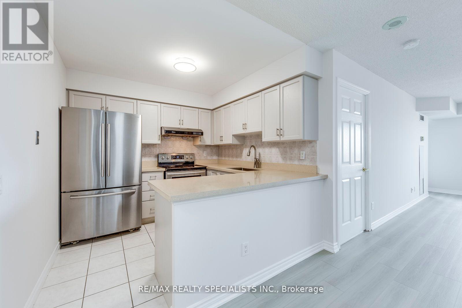 807 - 35 Kingsbridge Garden Circle, Mississauga, Ontario  L5R 3Z5 - Photo 17 - W13683110