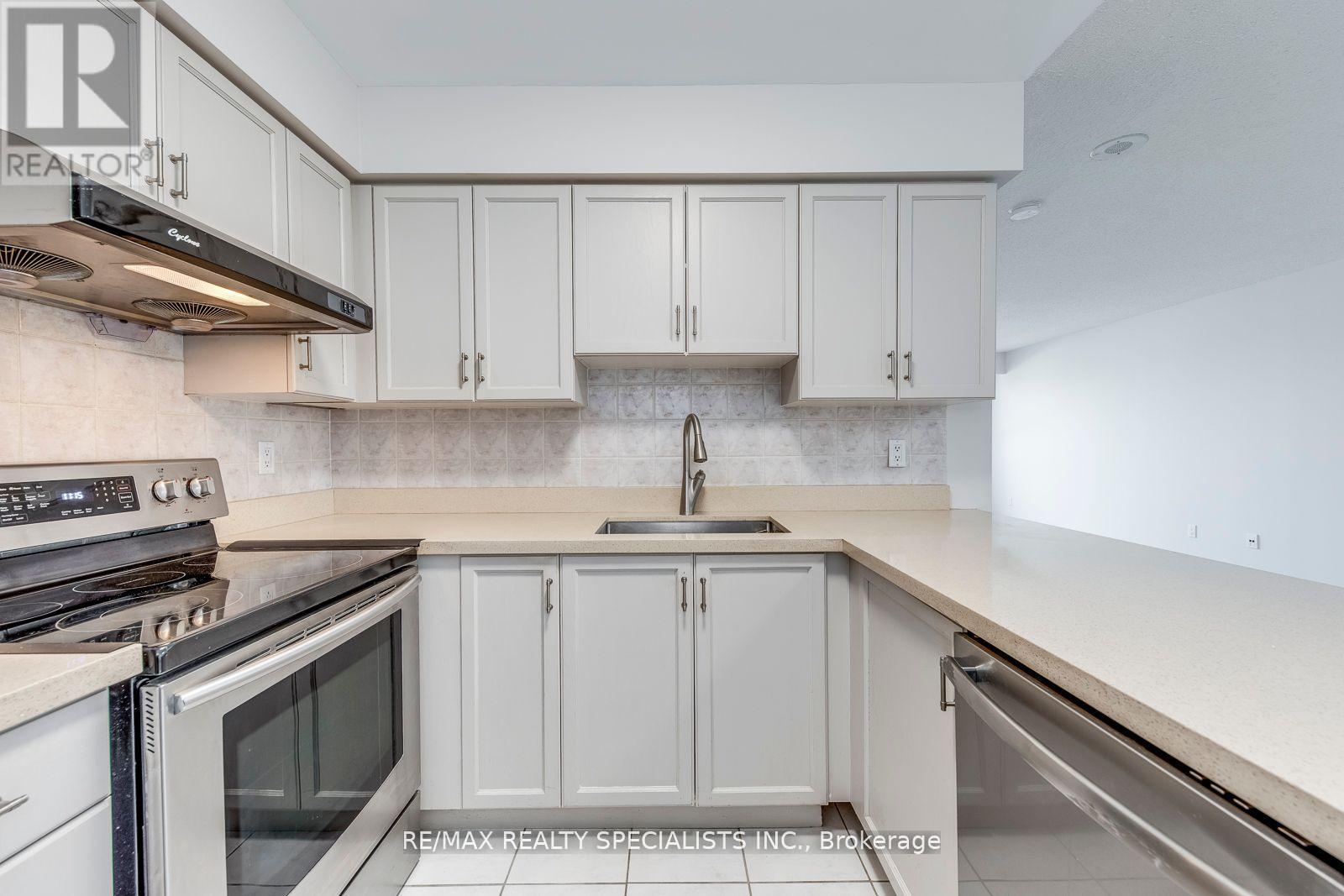807 - 35 Kingsbridge Garden Circle, Mississauga, Ontario  L5R 3Z5 - Photo 18 - W13683110