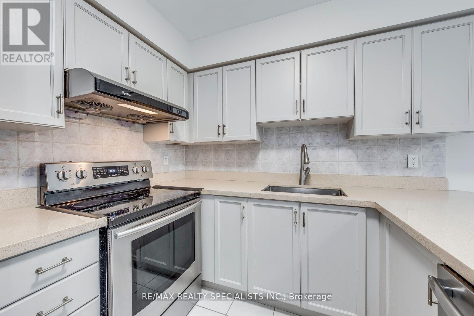 807 - 35 Kingsbridge Garden Circle, Mississauga, Ontario  L5R 3Z5 - Photo 19 - W13683110