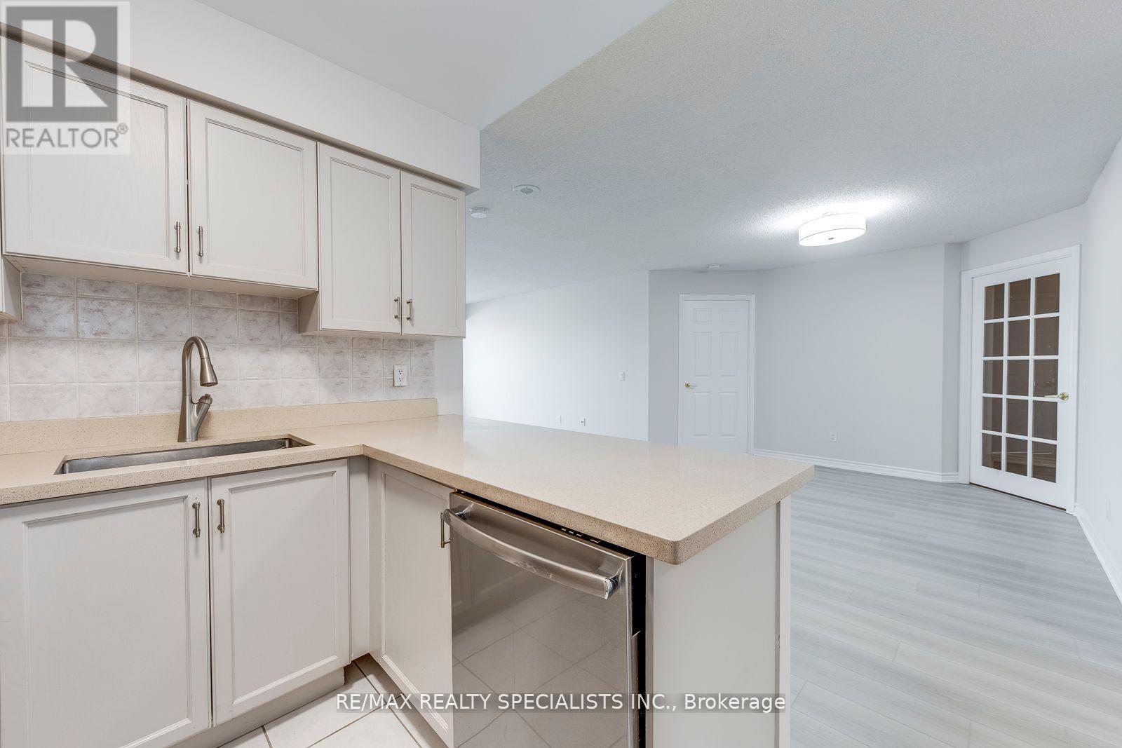 807 - 35 Kingsbridge Garden Circle, Mississauga, Ontario  L5R 3Z5 - Photo 20 - W13683110