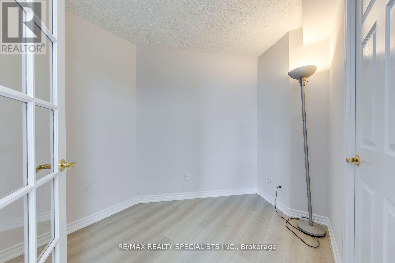 807 - 35 Kingsbridge Garden Circle, Mississauga, Ontario  L5R 3Z5 - Photo 29 - W13683110