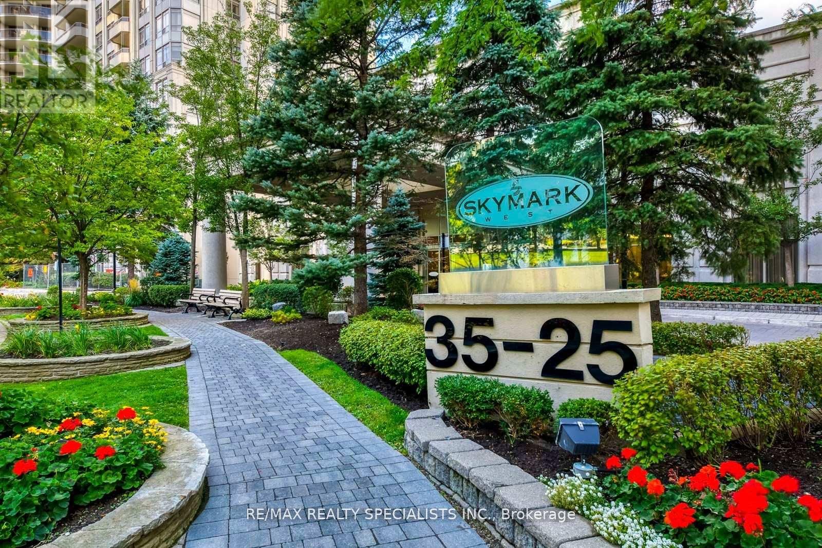 807 - 35 Kingsbridge Garden Circle, Mississauga, Ontario  L5R 3Z5 - Photo 3 - W13683110