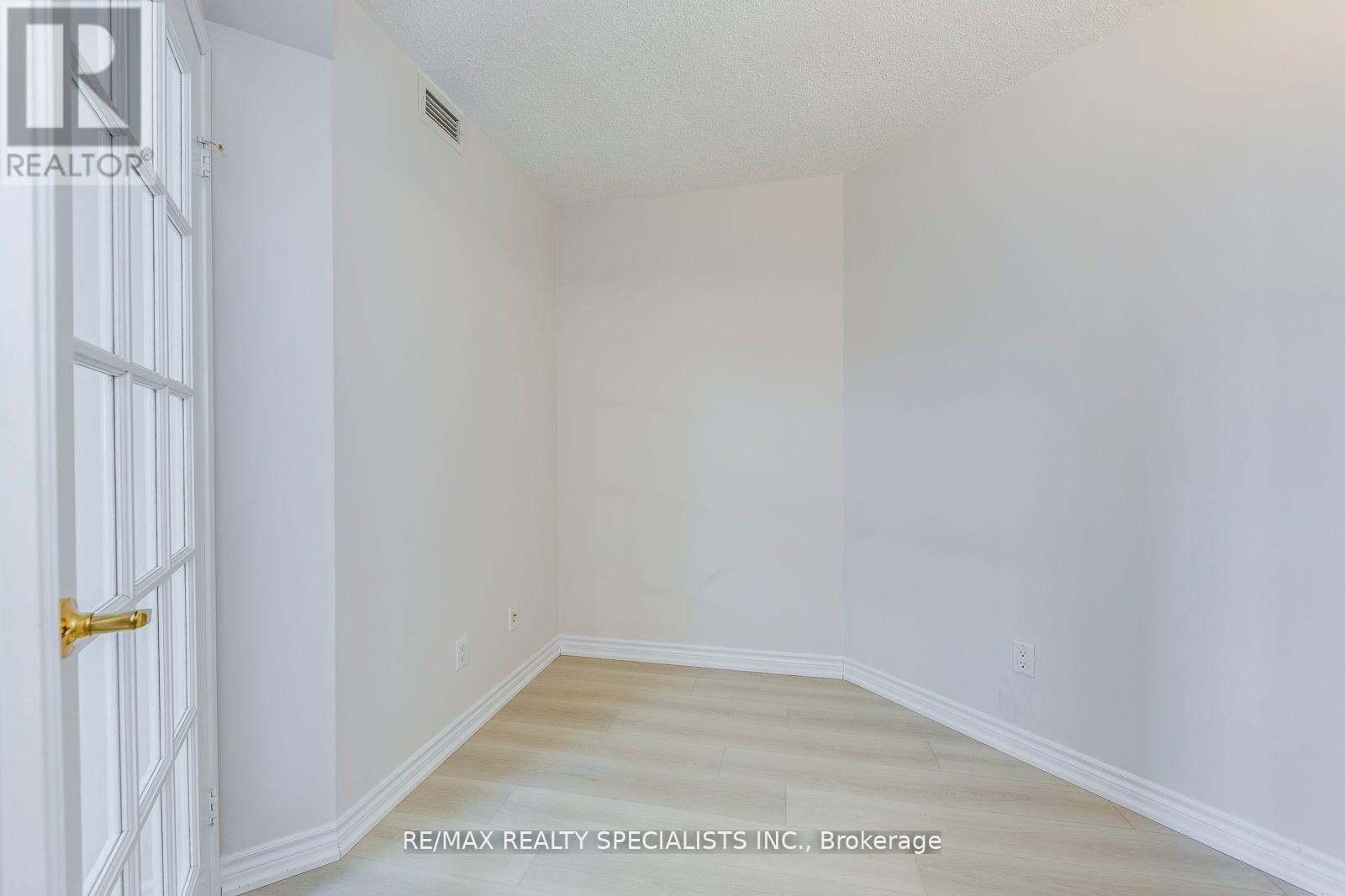 807 - 35 Kingsbridge Garden Circle, Mississauga, Ontario  L5R 3Z5 - Photo 30 - W13683110