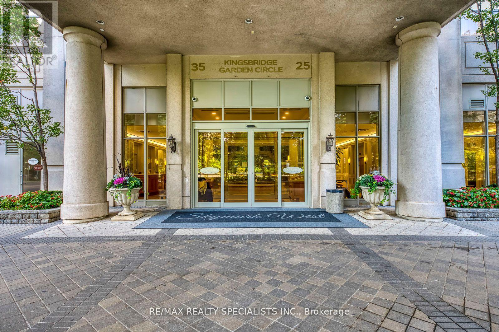 807 - 35 Kingsbridge Garden Circle, Mississauga, Ontario  L5R 3Z5 - Photo 4 - W13683110