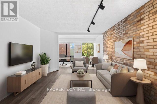 <div class="slider-price">$680,000</div><p>306 - 456 College Street, Toronto, Ontario</p>