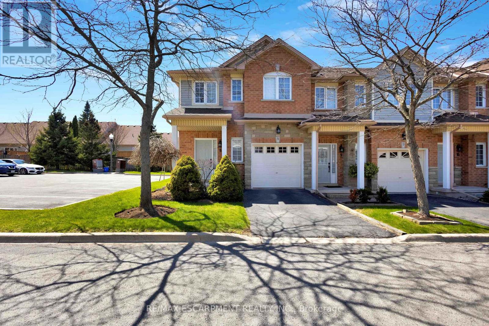 8 - 232 STONEHENGE DRIVE, Hamilton, Ontario