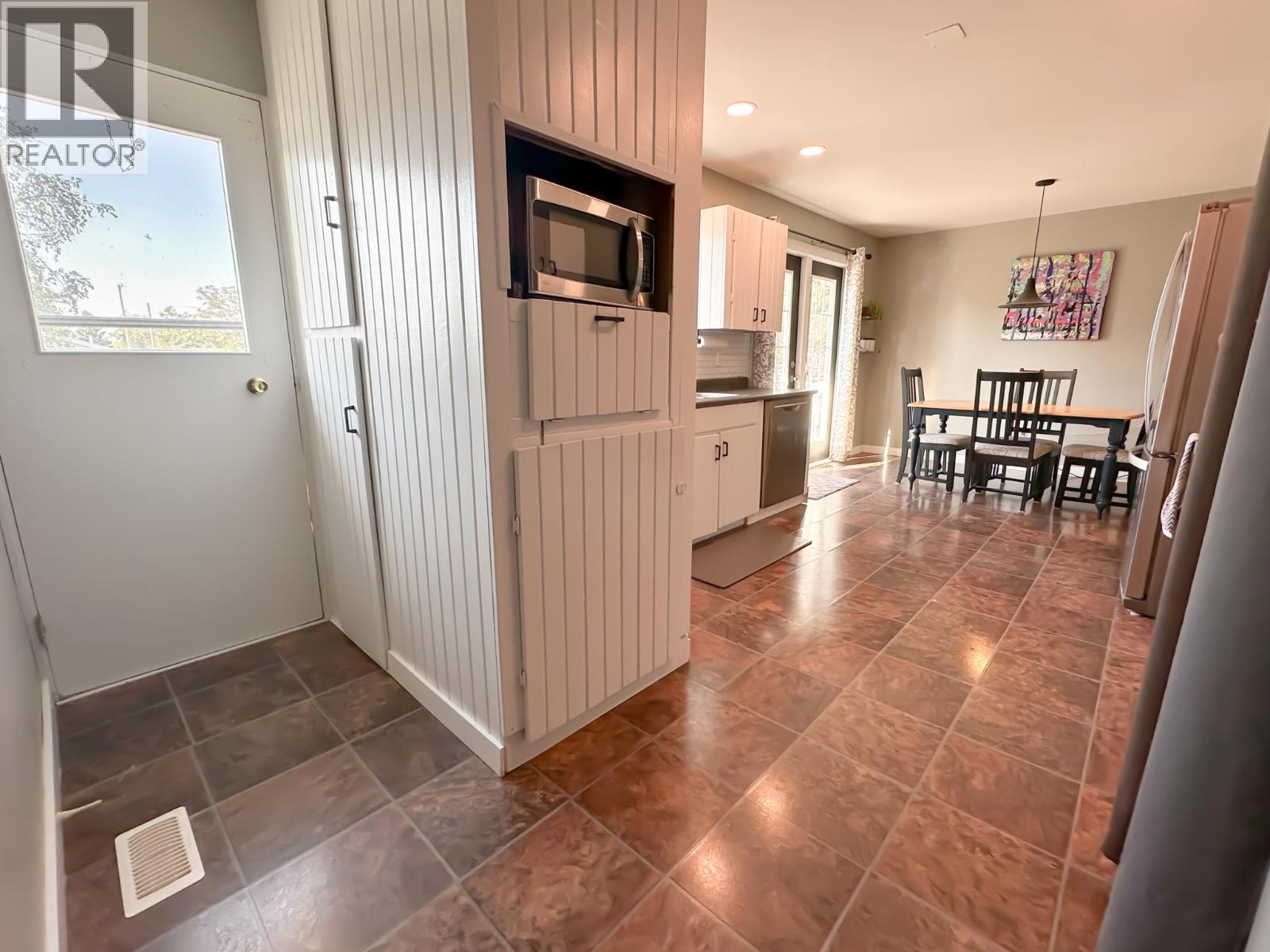 241 Elm Street, Fort St. James, British Columbia  V0J 1P0 - Photo 4 - R3155871
