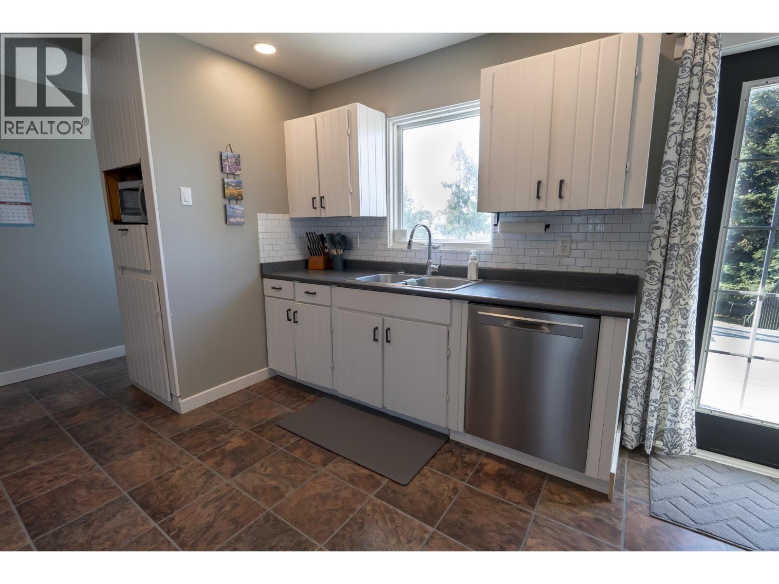 241 Elm Street, Fort St. James, British Columbia  V0J 1P0 - Photo 7 - R3155871