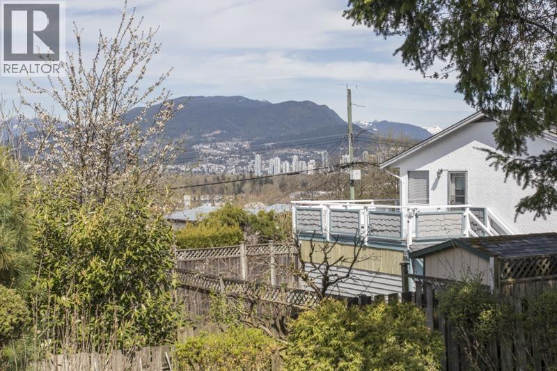 1470 June Crescent, Port Coquitlam, British Columbia  V3C 2Y1 - Photo 9 - R3145888
