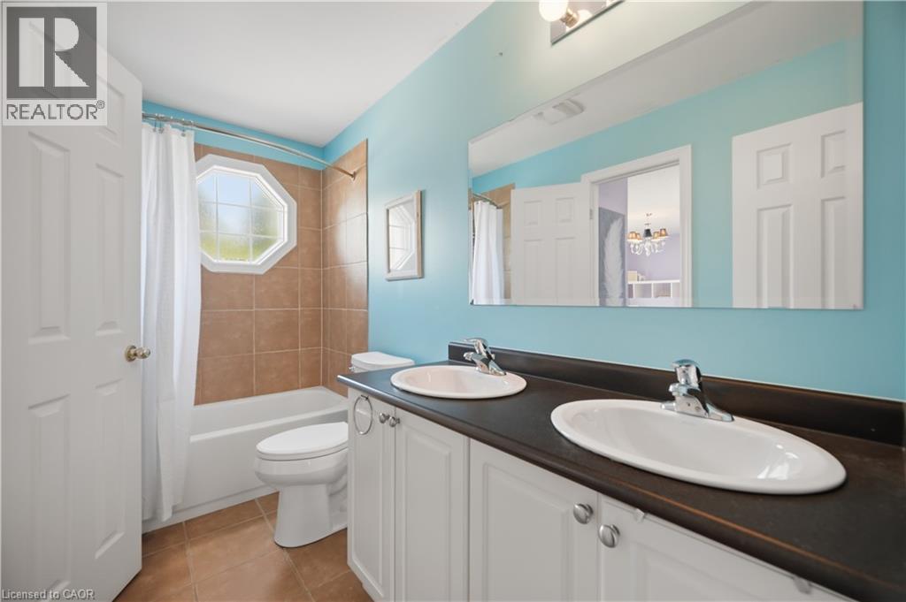 40 Sunnycroft Court, Hamilton, Ontario  L8B 0L3 - Photo 29 - 40856290