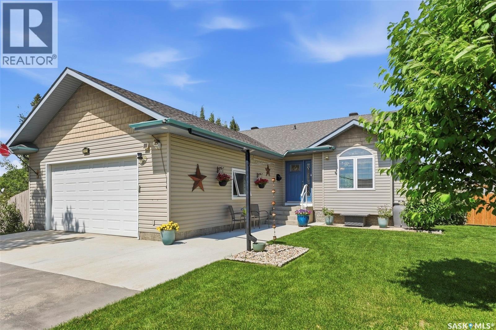 601 2nd Avenue, Borden, Saskatchewan  S0K 0N0 - Photo 2 - SK045805