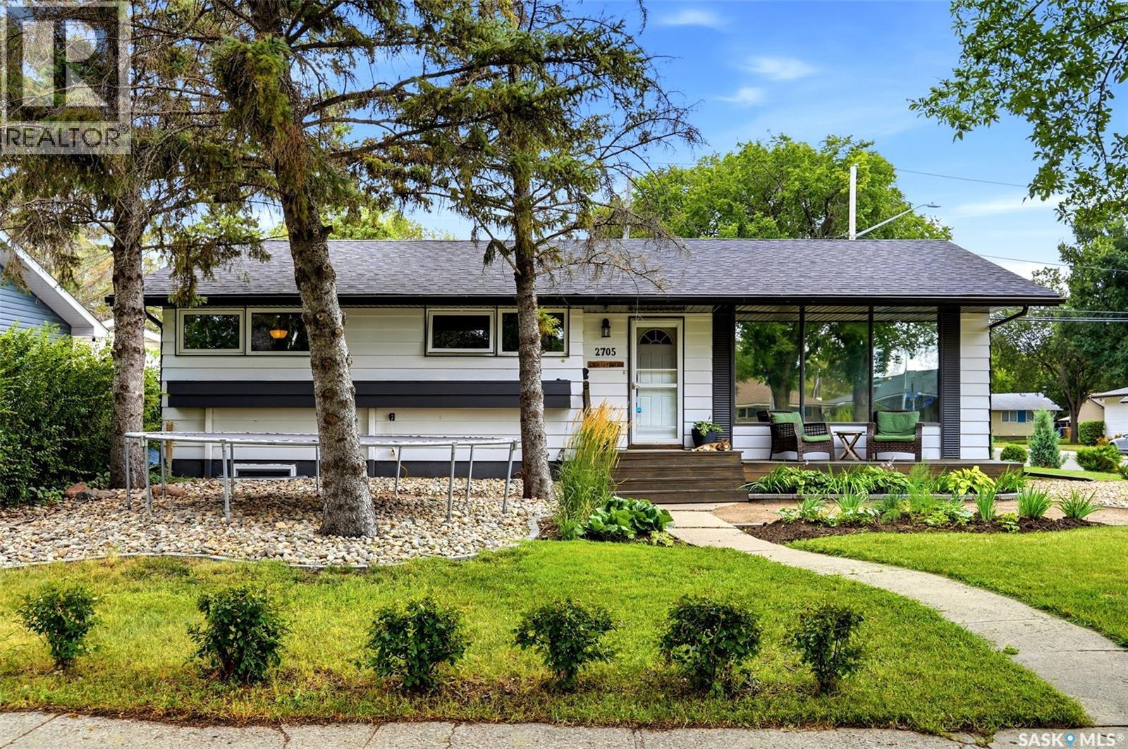 2705 Grant Road, Regina, Saskatchewan  S4S 5G1 - Photo 1 - SK045801