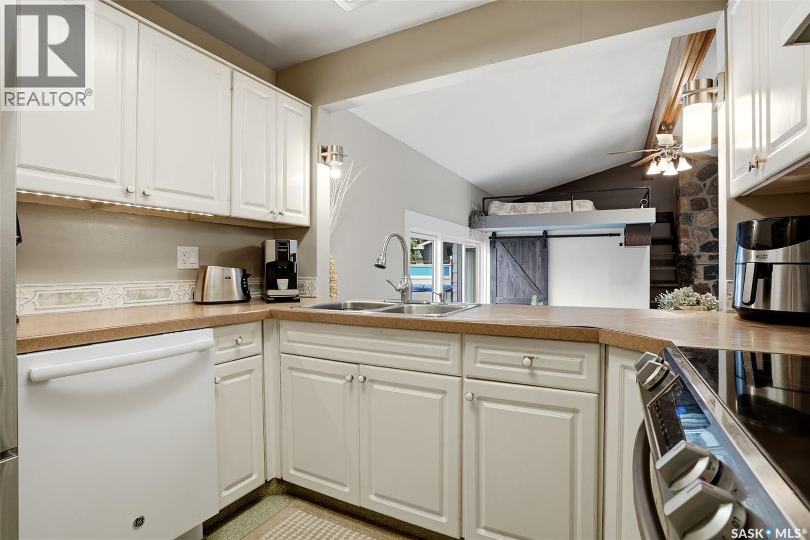 2705 Grant Road, Regina, Saskatchewan  S4S 5G1 - Photo 9 - SK045801