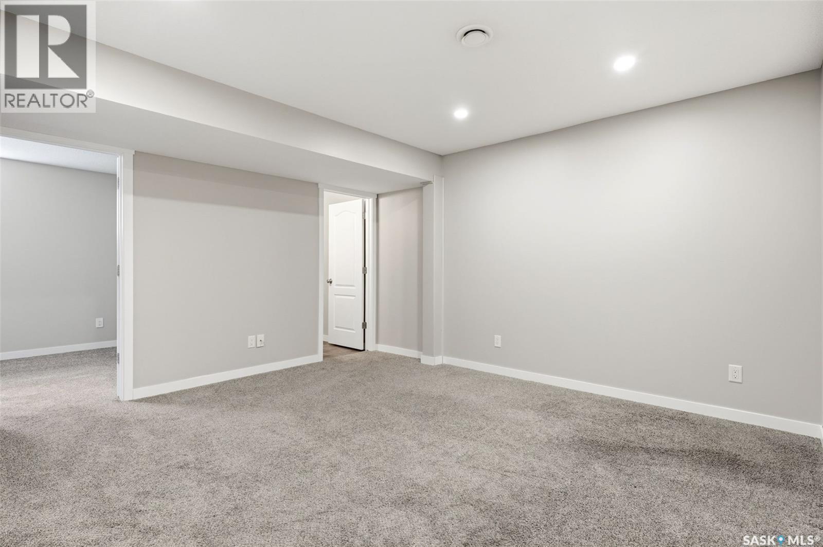 702 2 Savanna Crescent, Pilot Butte, Saskatchewan  S0G 3Z0 - Photo 33 - SK045793