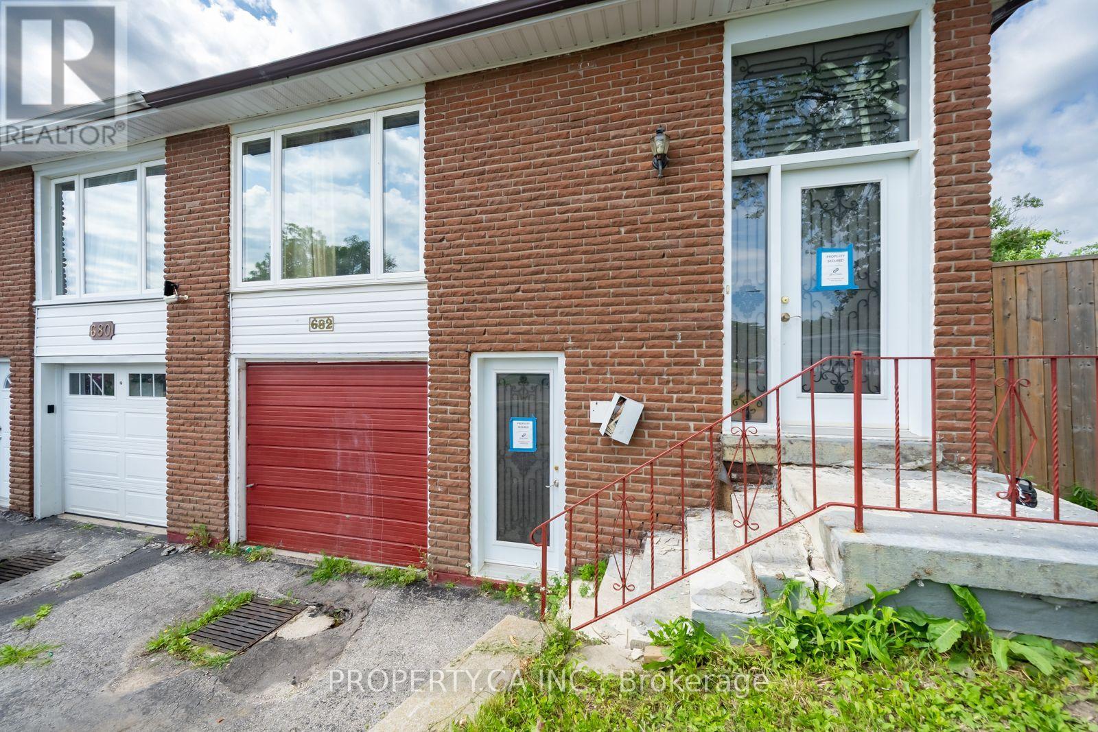 682 Eaglemount Crescent, Mississauga, Ontario  L5C 1N9 - Photo 4 - W13596982