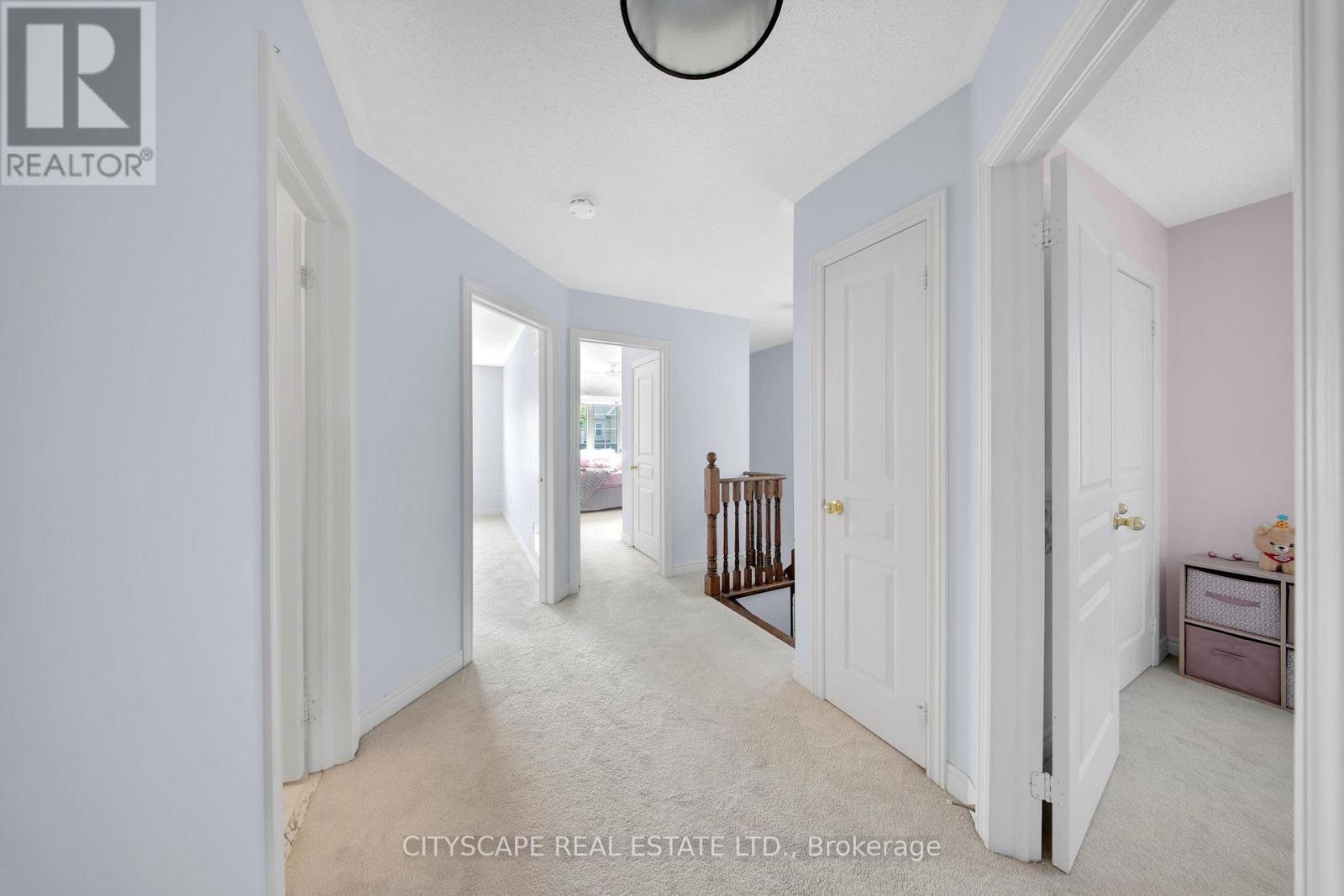 5517 Meadowcrest Avenue, Mississauga, Ontario  L5M 0N1 - Photo 17 - W13682374