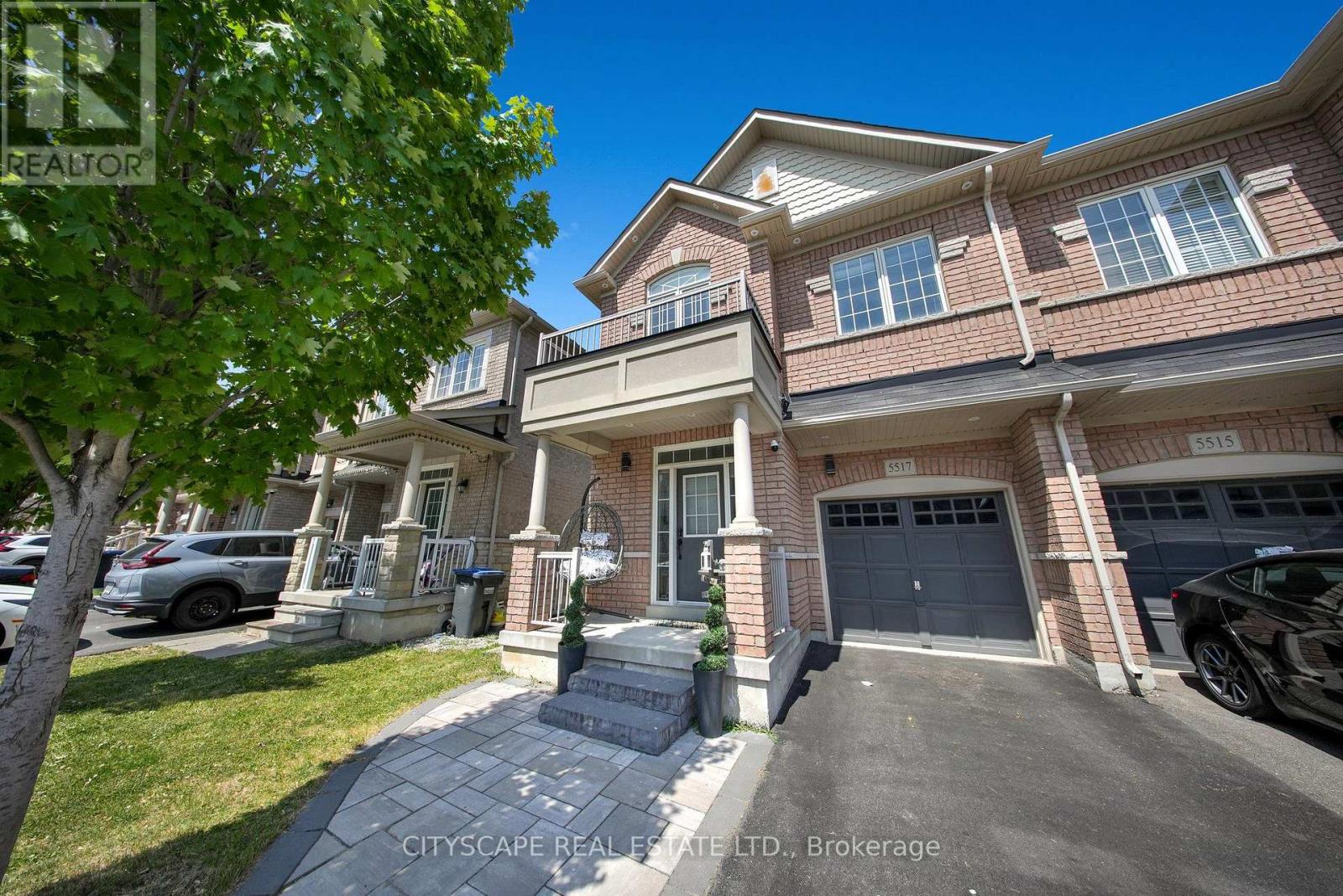 5517 Meadowcrest Avenue, Mississauga, Ontario  L5M 0N1 - Photo 2 - W13682374