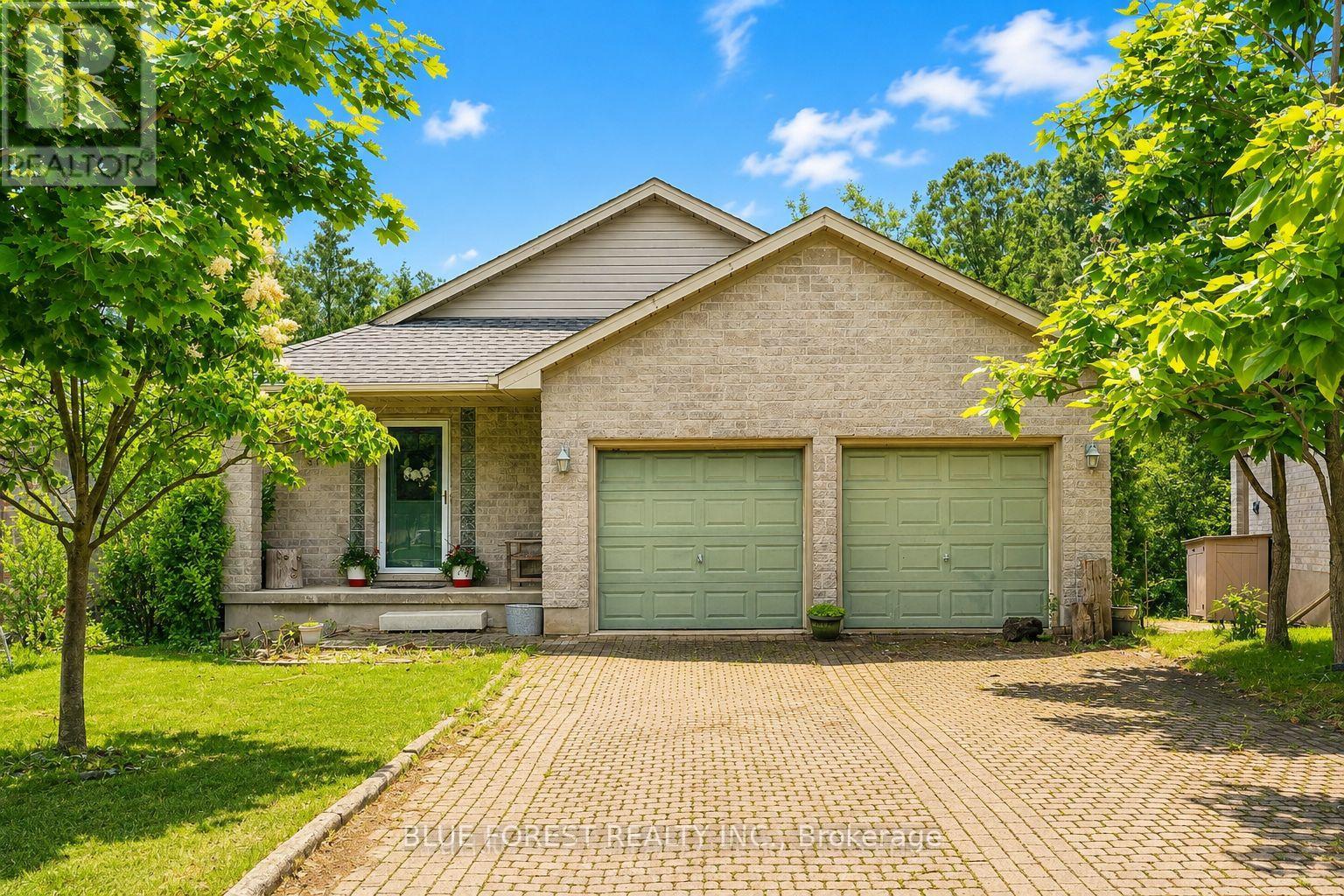 370 JONATHAN STREET, London South, Ontario