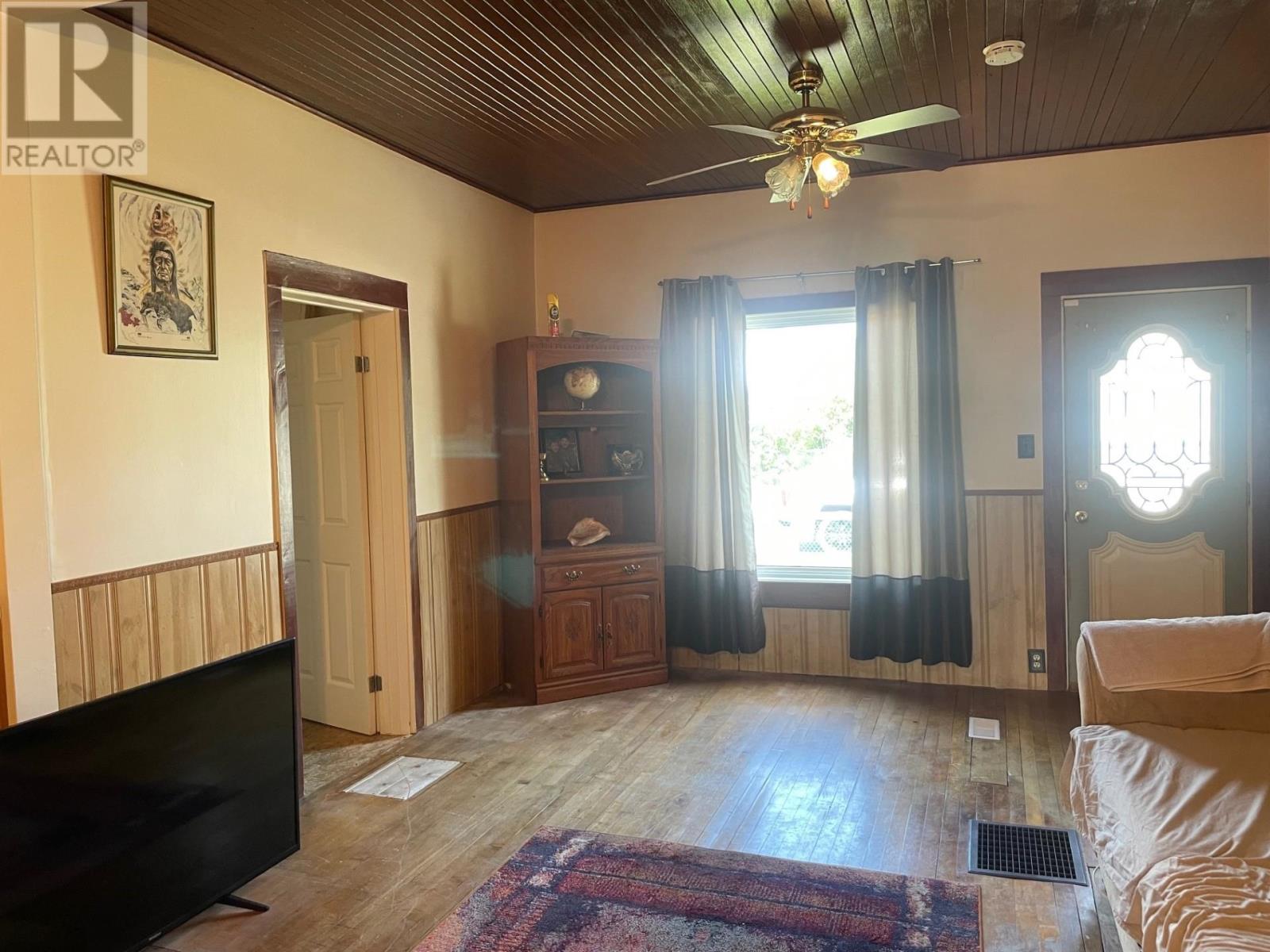166 Bell St, Nipigon, Ontario  P0T 2J0 - Photo 2 - TB2602324