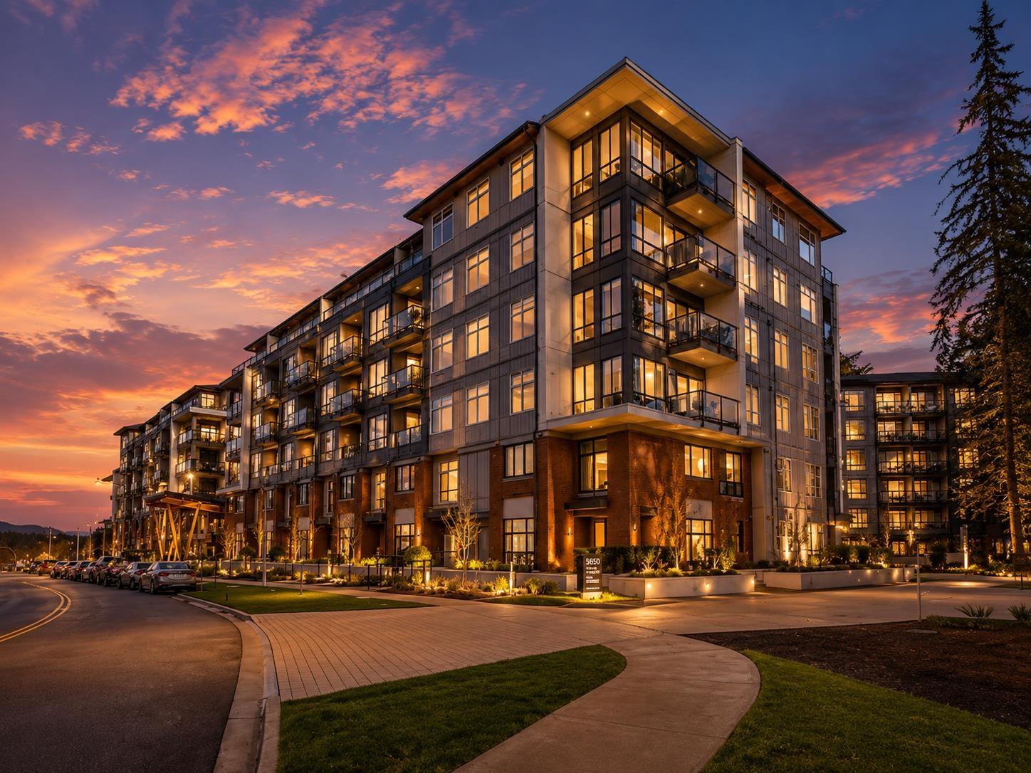 207 3528 146a Street, Surrey, British Columbia  V4P 0H4 - Photo 1 - R3155635