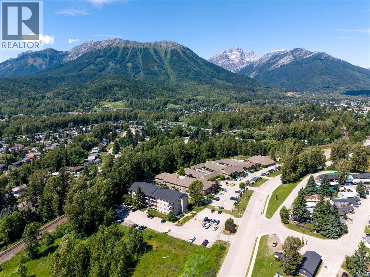 65 Cokato Road Unit# 209, Fernie, British Columbia  V0B 1M4 - Photo 2 - 10393771