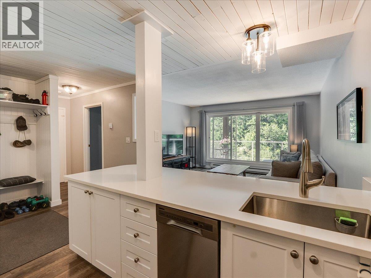 1800 Kirkup Avenue Unit# 207, Rossland, British Columbia  V0G 1Y0 - Photo 6 - 10394342