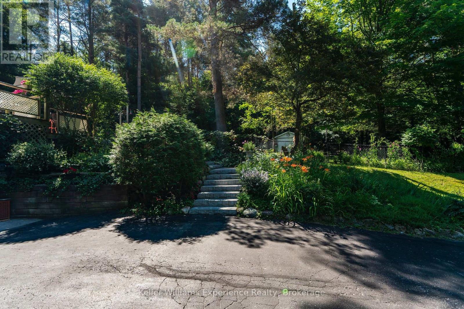 122 Poyntz Street, Penetanguishene, Ontario  L9M 1P4 - Photo 40 - S13562650