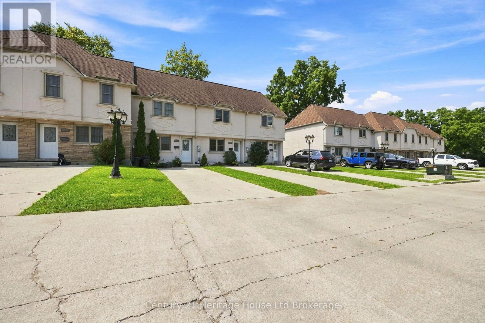 7 - 43 Blandford Street, Woodstock, Ontario  N4S 7H7 - Photo 2 - X13683292