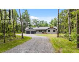 1097 HAWK VALLEY ROAD, Algonquin Highlands, Ontario