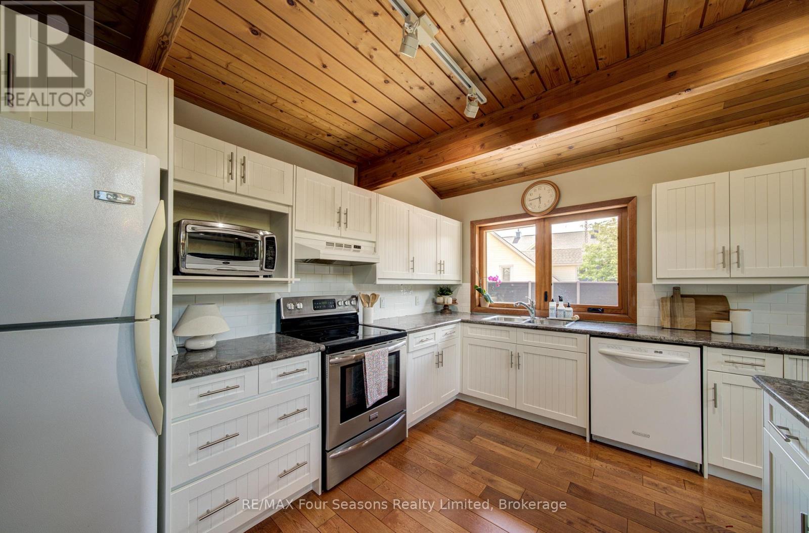 141 Jozo Weider Boulevard, Blue Mountains, Ontario  L9Y 0P7 - Photo 29 - X13683342