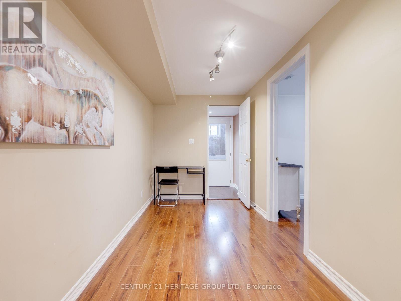 Room B - 97 Allingham Gardens, Toronto, Ontario  M3H 1X9 - Photo 3 - C13683300