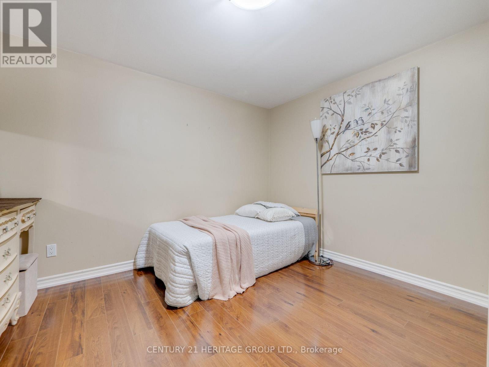 Room B - 97 Allingham Gardens, Toronto, Ontario  M3H 1X9 - Photo 6 - C13683300