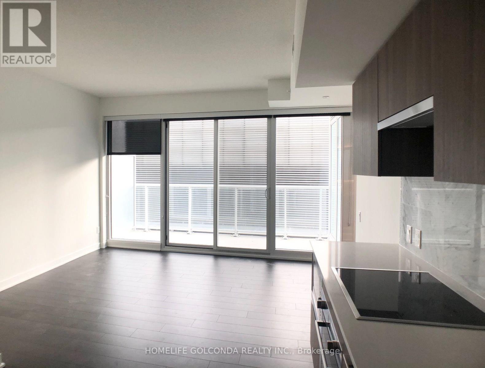 1202 - 17 BATHURST STREET