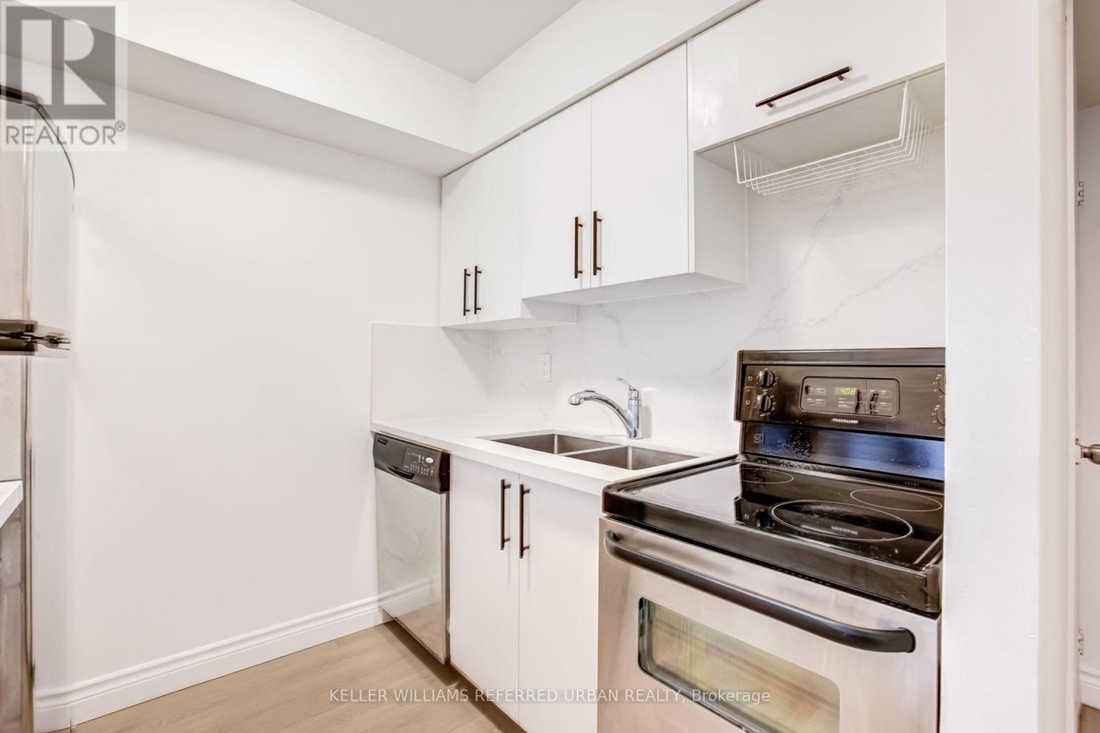 2602 - 633 Bay Street, Toronto, Ontario  M5G 2G4 - Photo 16 - C13683334