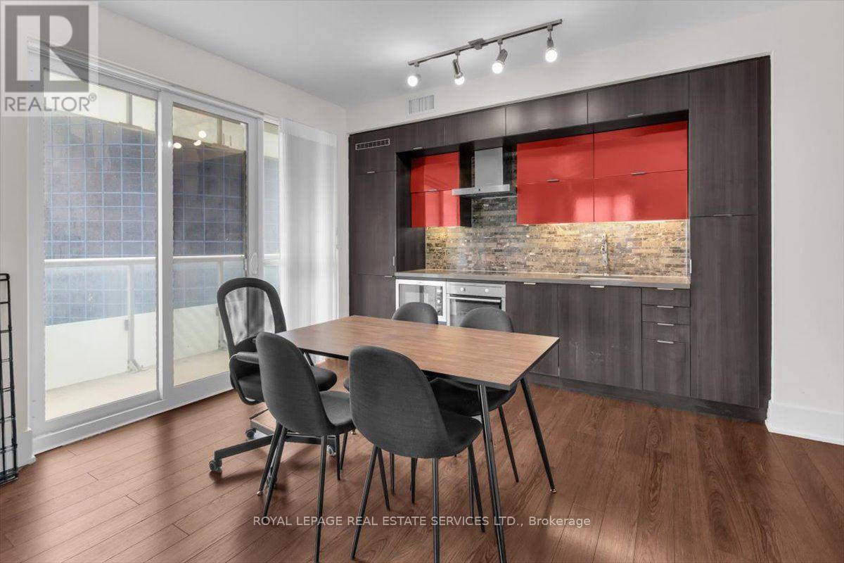 1711 - 300 Front Street, Toronto, Ontario  M5V 0E9 - Photo 3 - C13683350