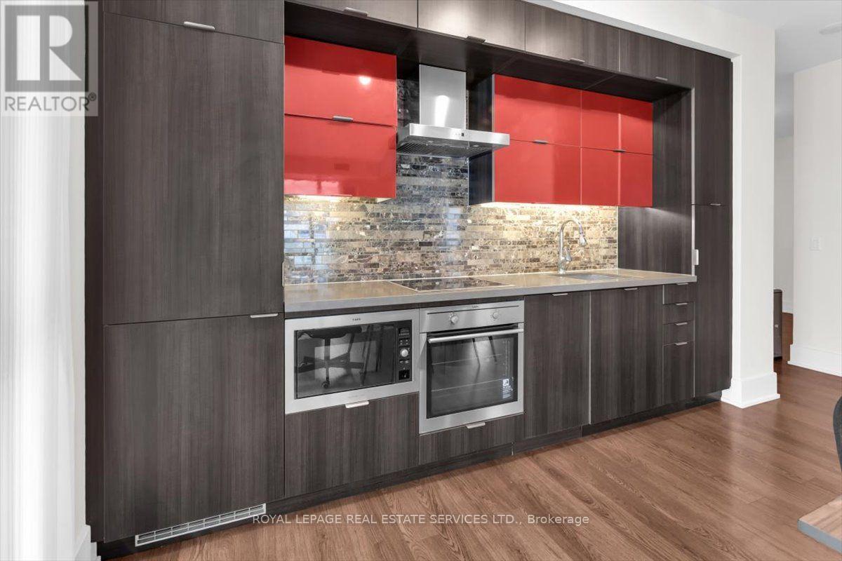 1711 - 300 Front Street, Toronto, Ontario  M5V 0E9 - Photo 4 - C13683350