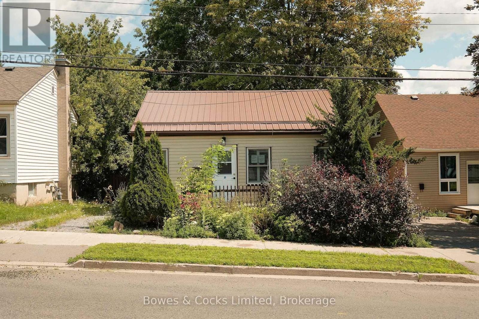 664 PARK STREET N, Peterborough, Ontario