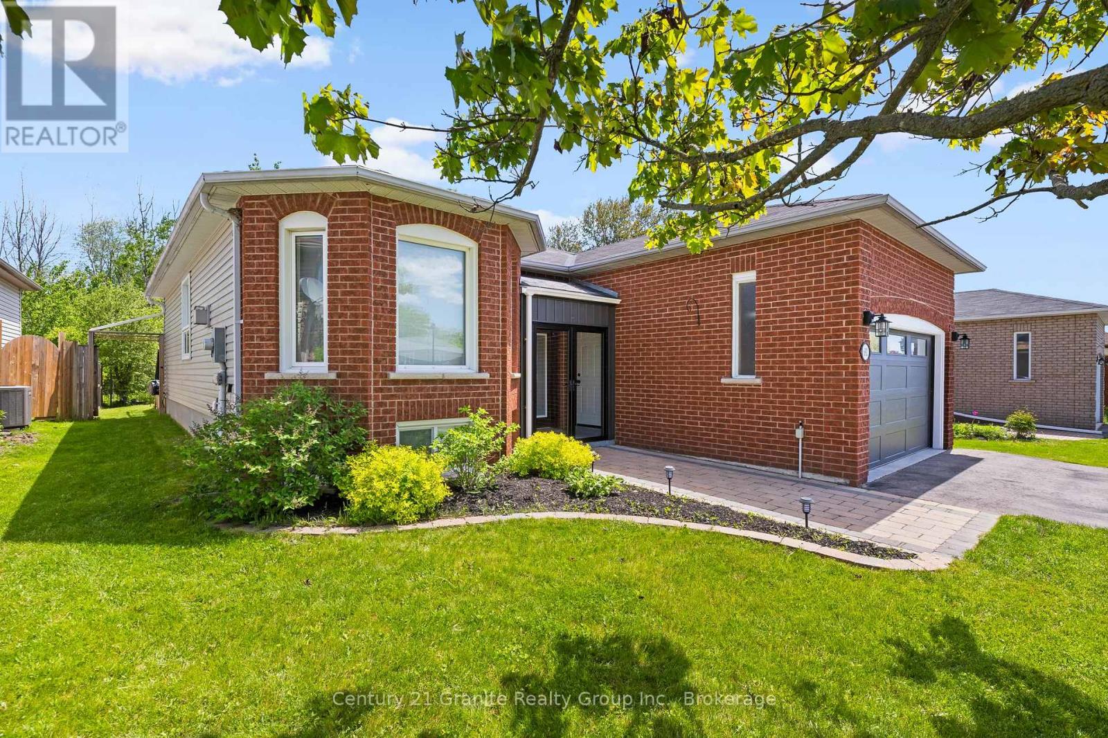 692 EWING STREET, Cobourg, Ontario