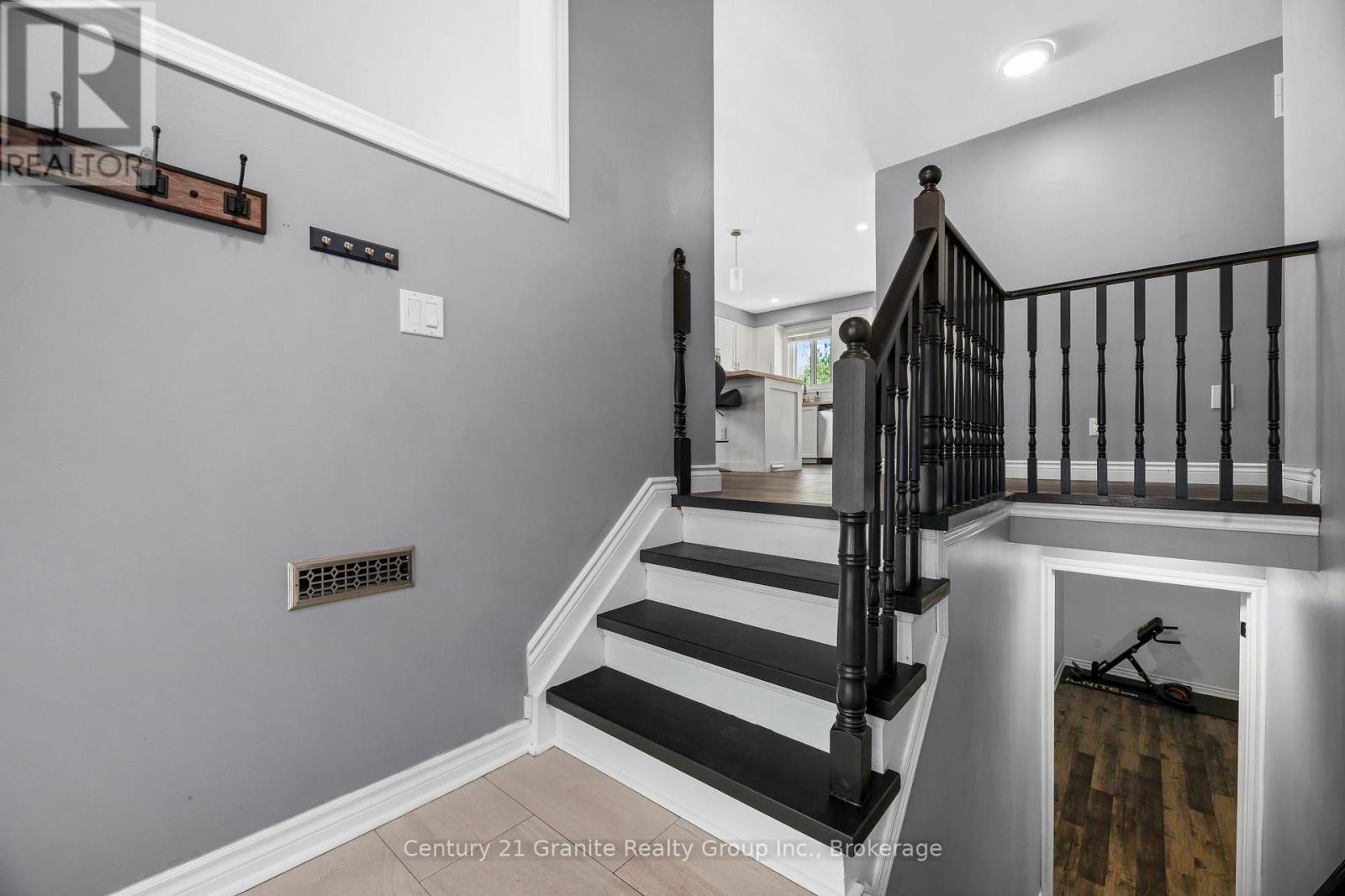 692 Ewing Street, Cobourg, Ontario  K9A 5N8 - Photo 4 - X13683366
