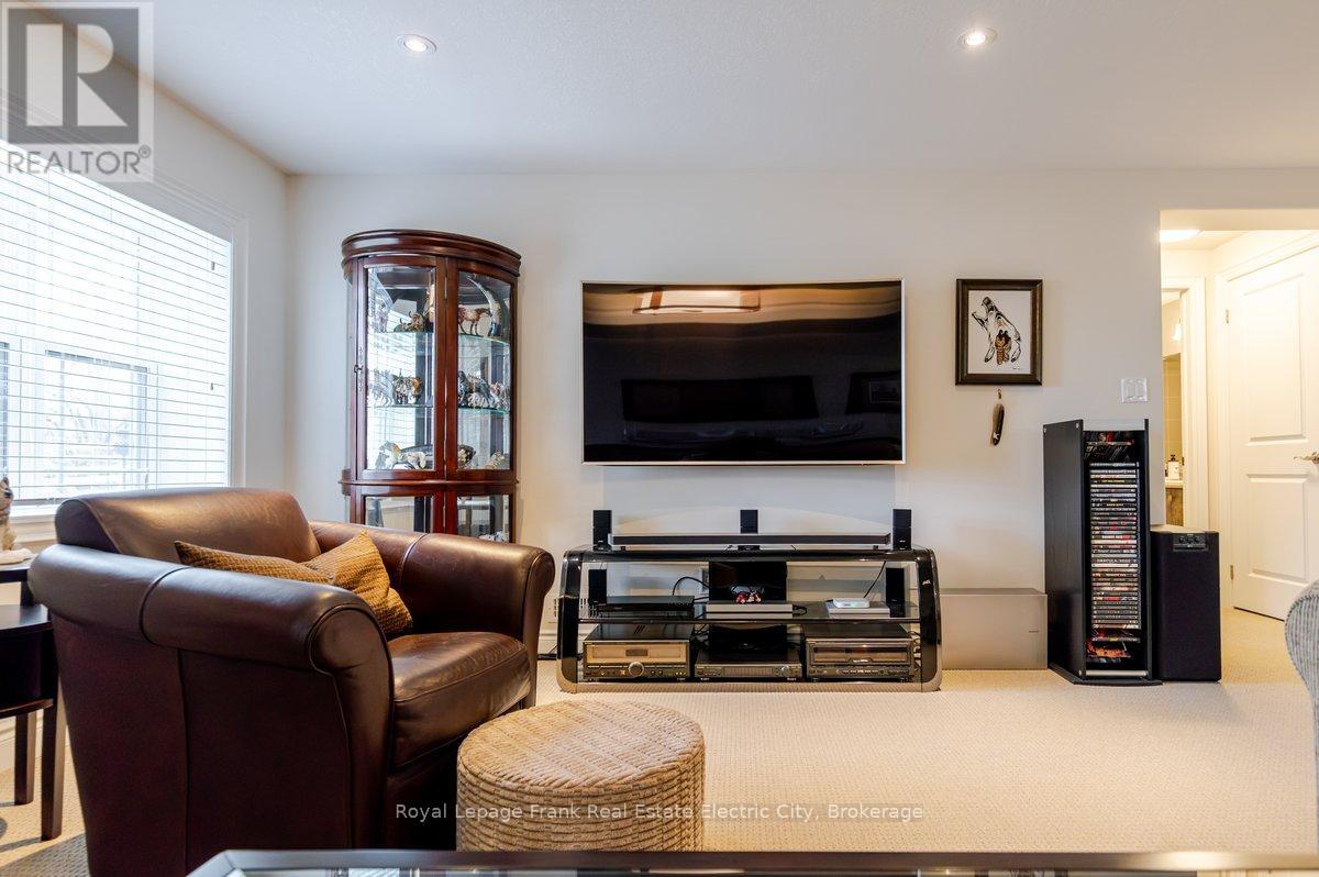519 Grange Way, Peterborough, Ontario  K9H 0G4 - Photo 38 - X13683440
