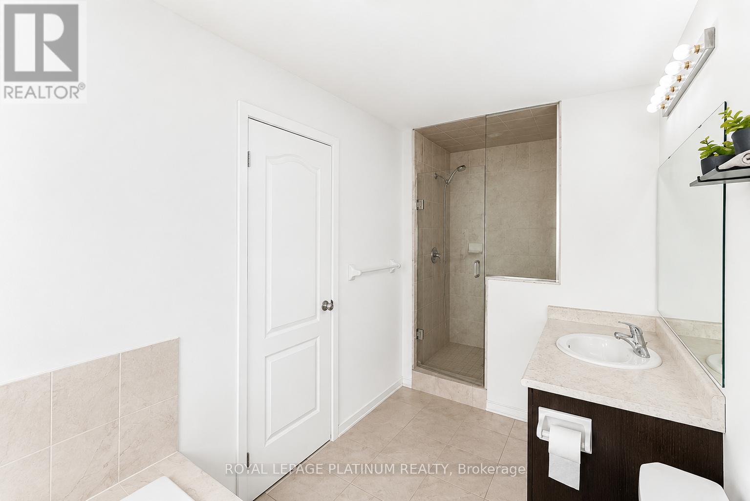 895 Kicking Horse Path, Oshawa, Ontario  L1J 0B4 - Photo 10 - E13683308