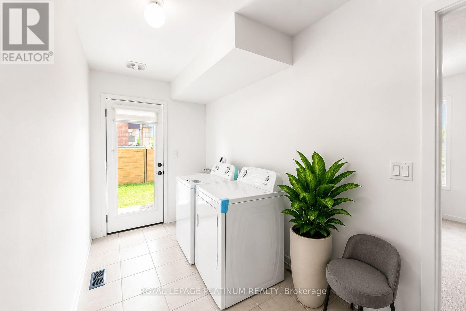 895 Kicking Horse Path, Oshawa, Ontario  L1J 0B4 - Photo 11 - E13683308
