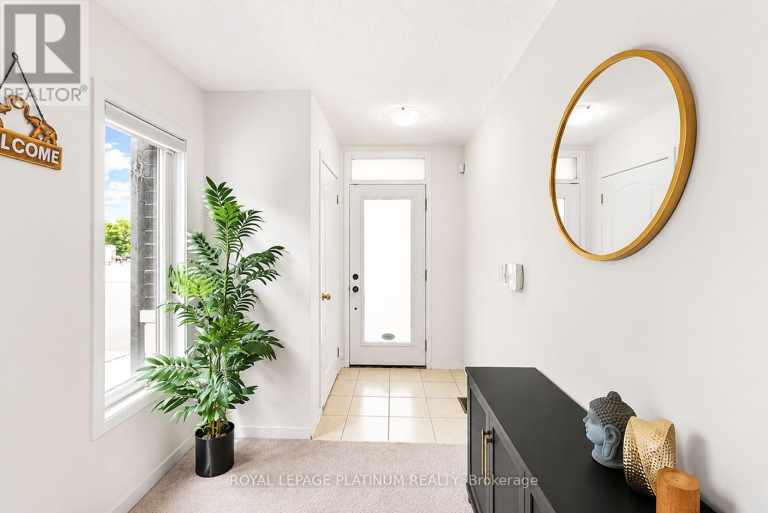 895 Kicking Horse Path, Oshawa, Ontario  L1J 0B4 - Photo 2 - E13683308