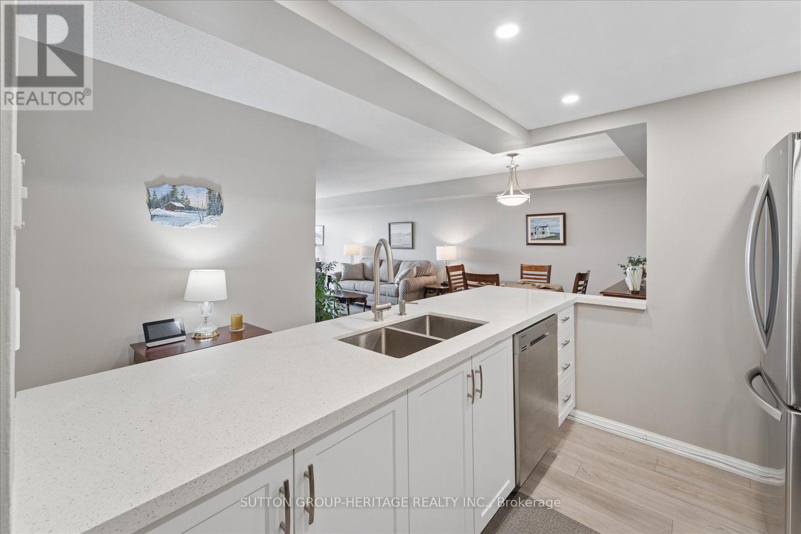 615 - 712 Rossland Road E, Whitby, Ontario  L1N 9E8 - Photo 14 - E13683444
