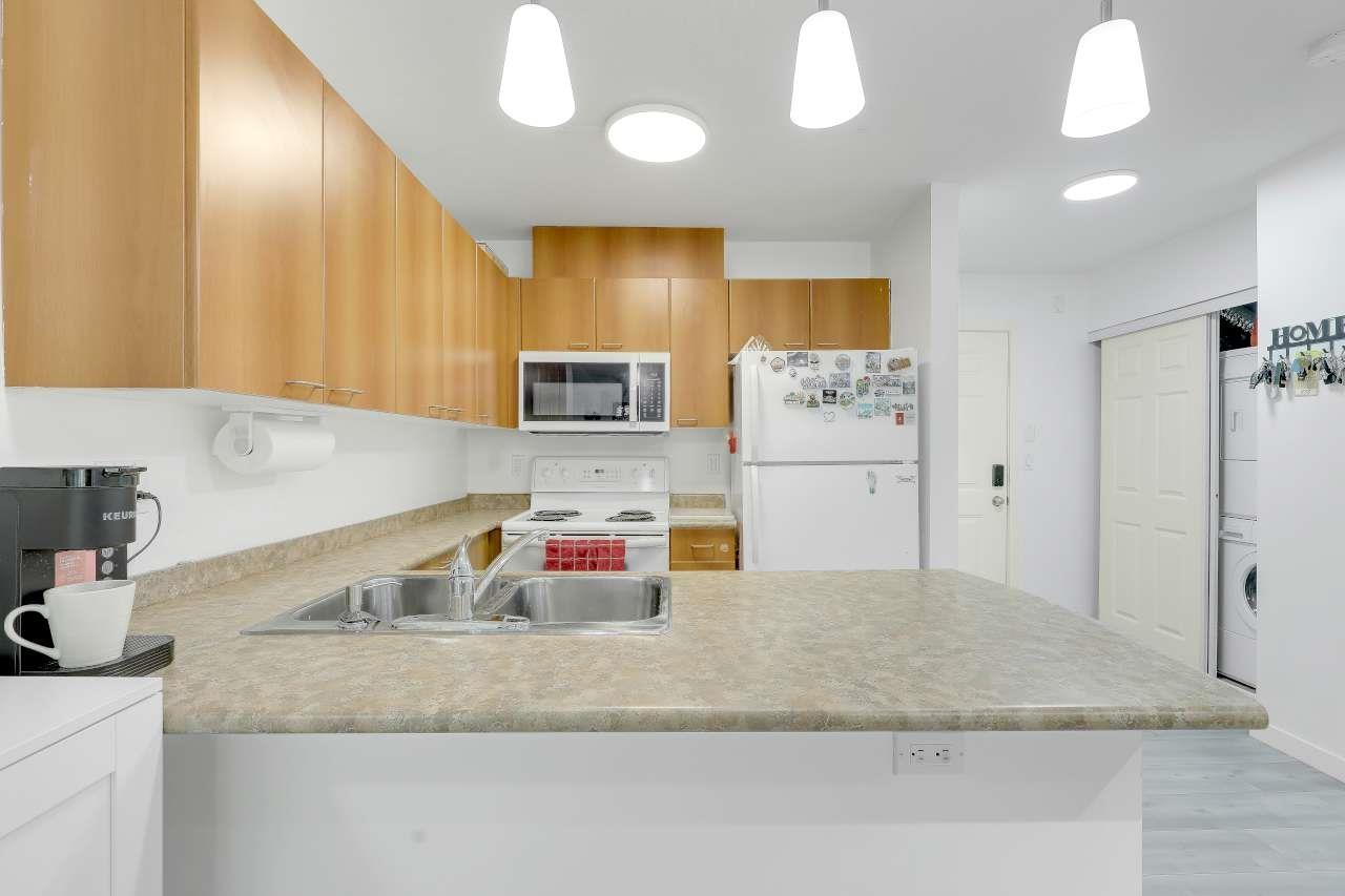 419 12083 92a Avenue, Surrey, British Columbia  V3V 8C8 - Photo 9 - R3156235