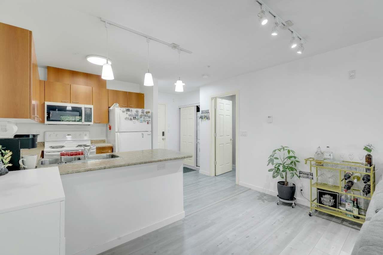 419 12083 92a Avenue, Surrey, British Columbia  V3V 8C8 - Photo 6 - R3156235